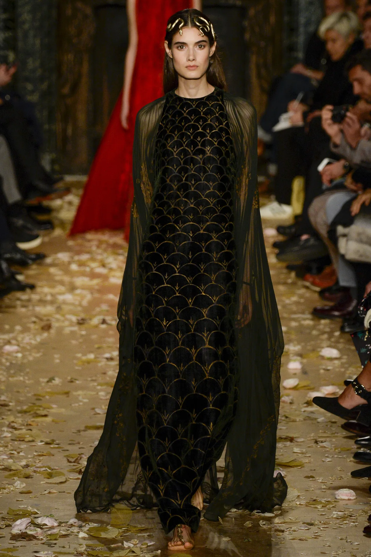 valentino-spring2016-ellevietnam(2)