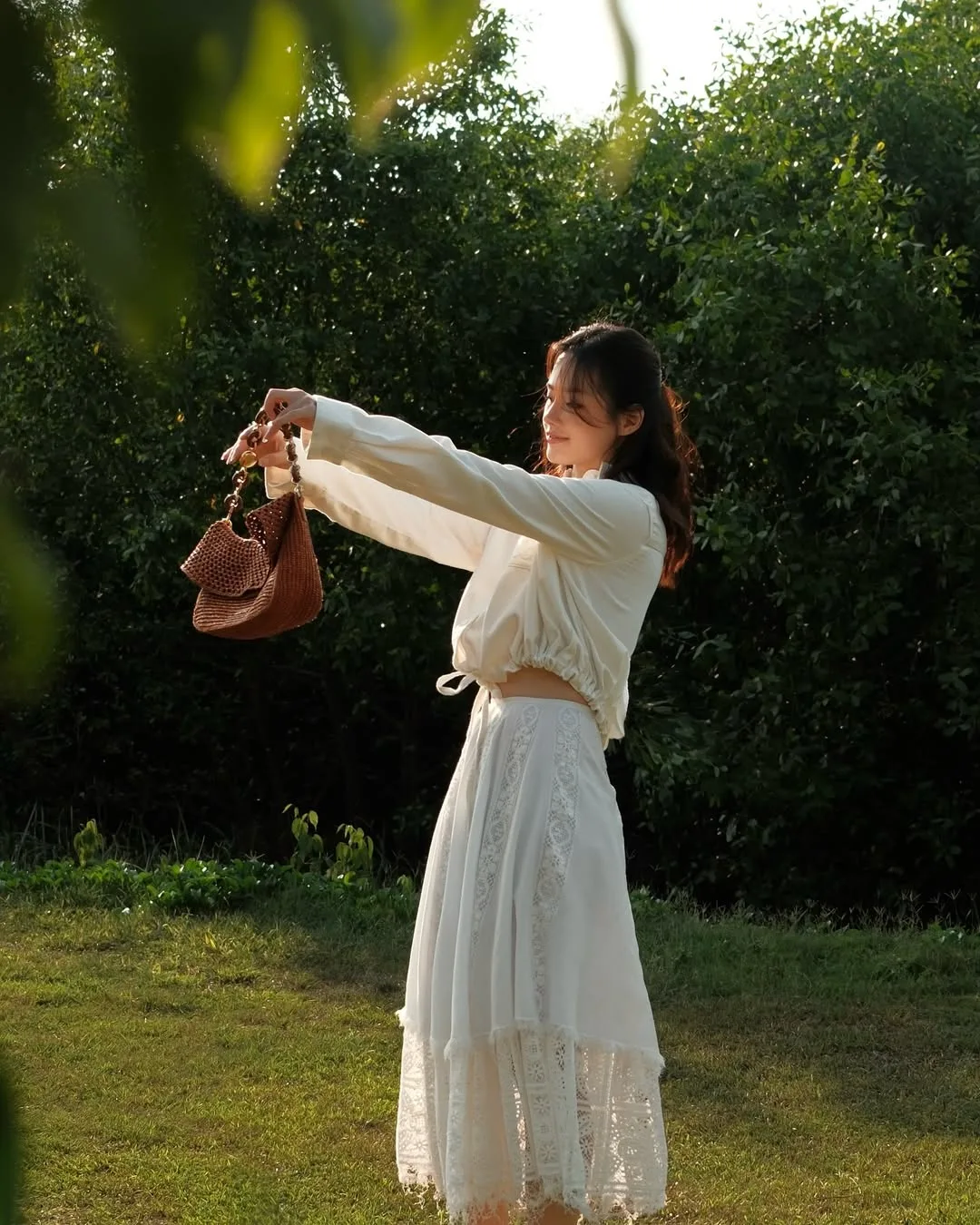 Cô em trendy Khánh Linh và áo blouse