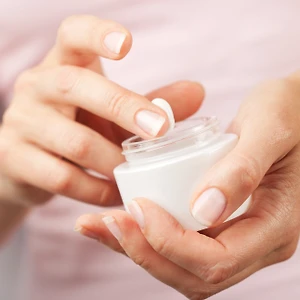 5 sản phẩm kem trắng da mặt được ưa chuộng