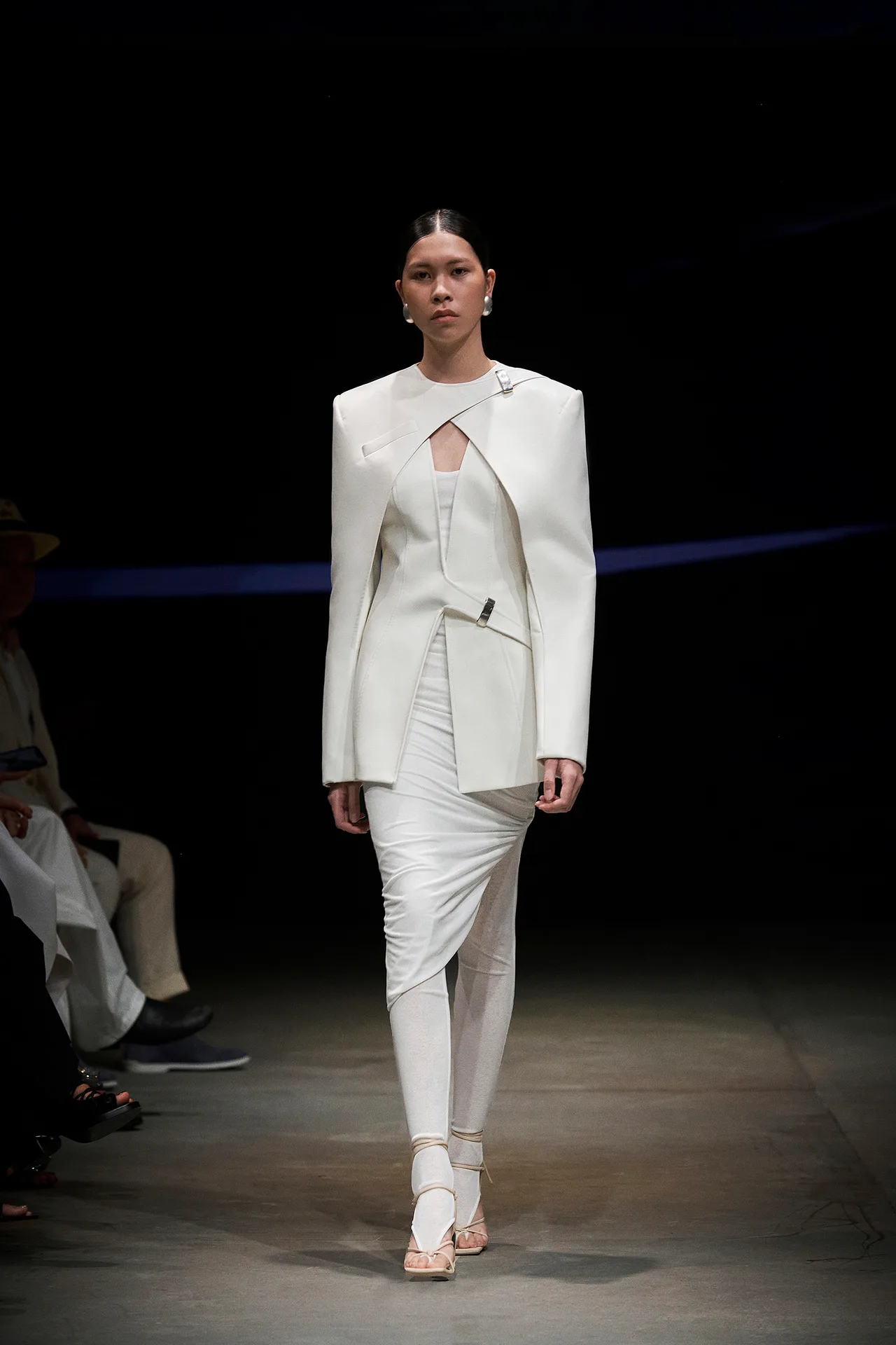 BST INFLOWING của NTK Cường Đàm look 4