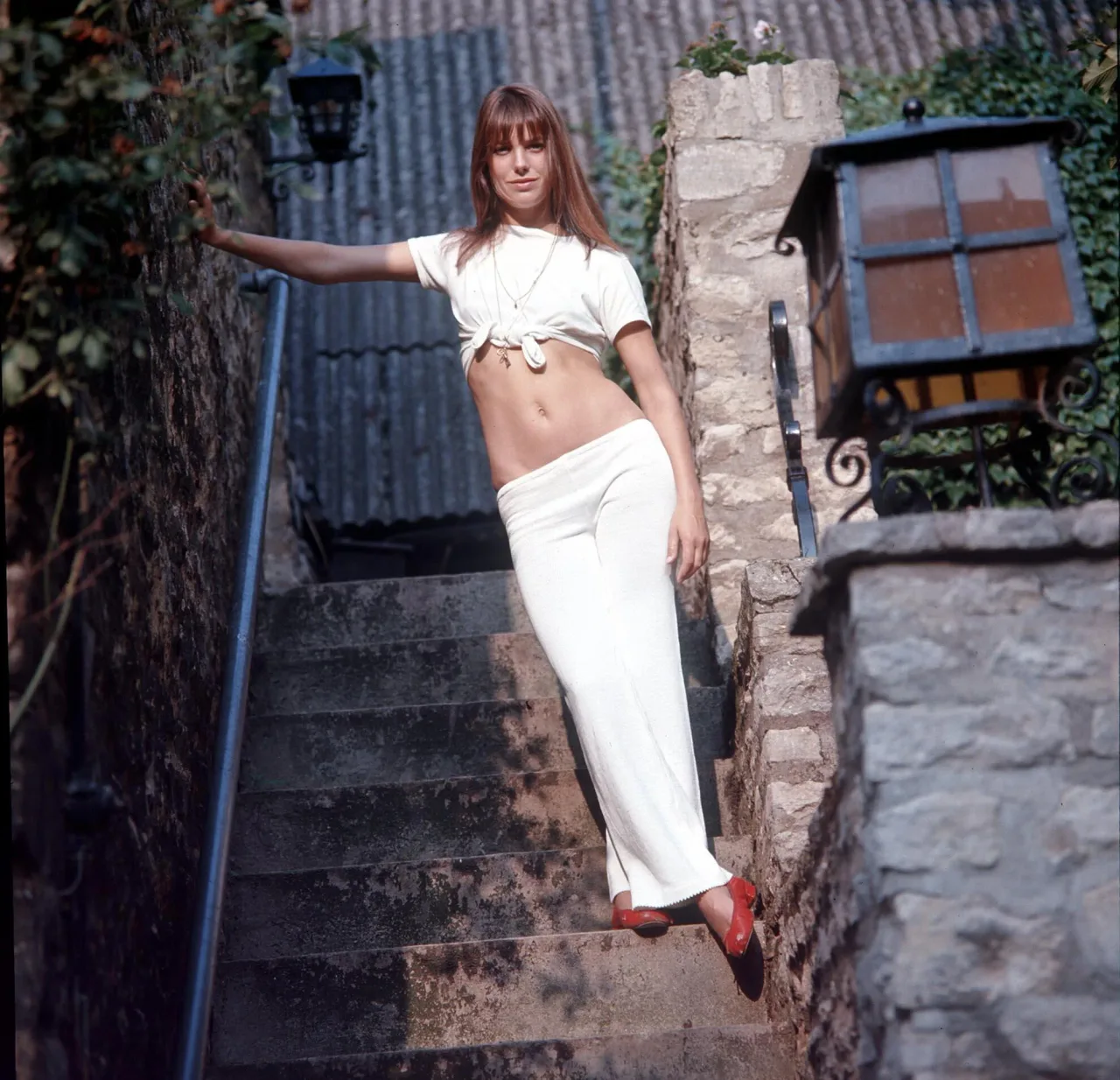phong cách Jane Birkin cùng quần suông
