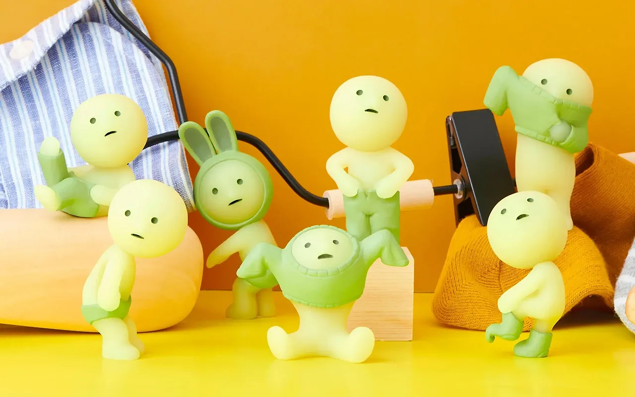 cậu bé màu xanh phát sáng vô tri smiski