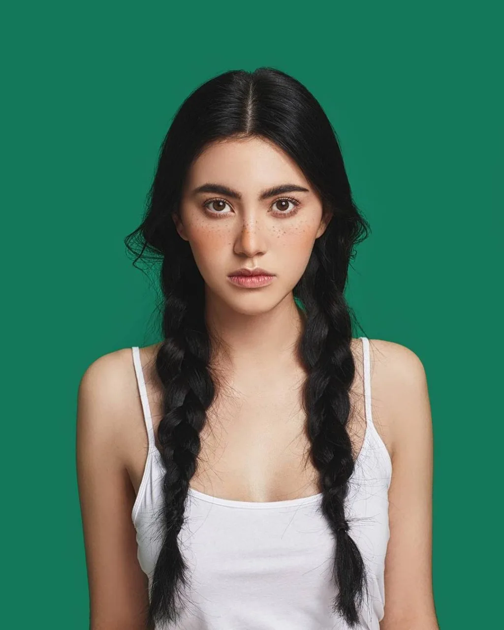 Bí quyết làm đẹp của "ma nữ" Thái Lan Davika Hoorne Bí quyết làm đẹp của "ma nữ" Thái Lan Davika Hoorne
