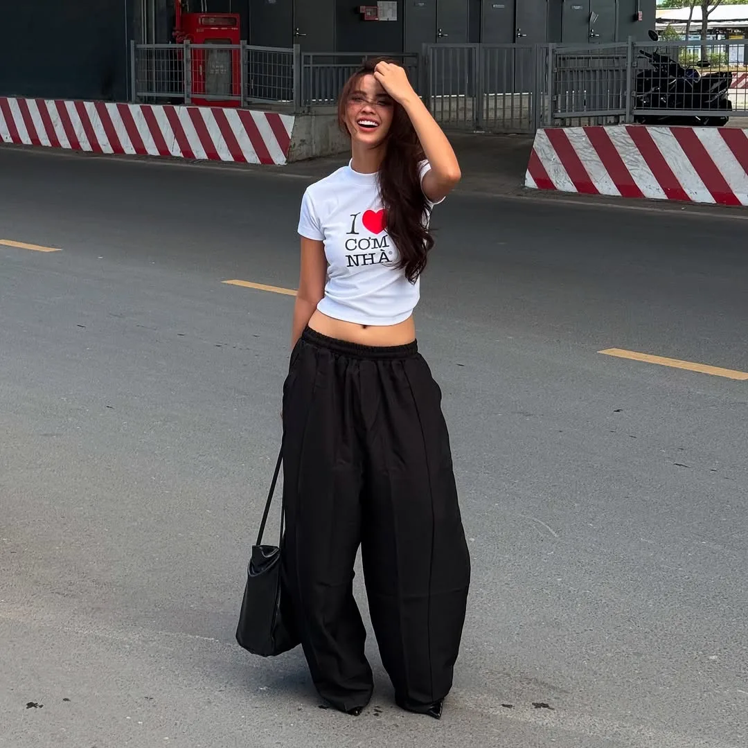 Áo thun in chữ I love Cơm nhà