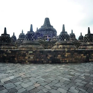 Đền Borobudur – Ngọn đồi sen khổng lồ ở Indonesia
