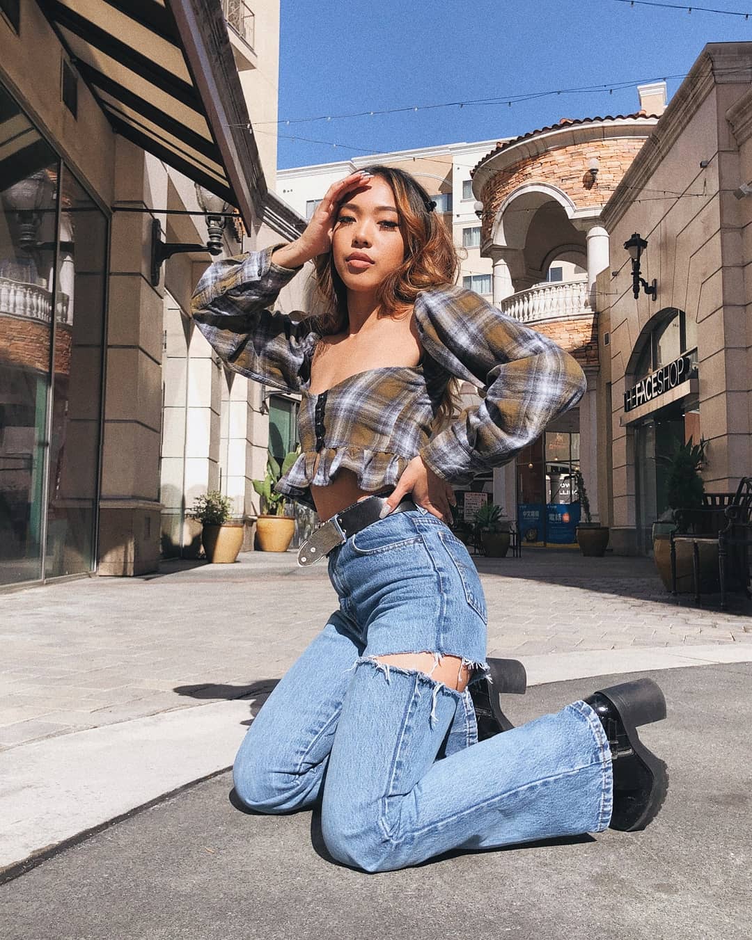 quần jeans ống loe petite