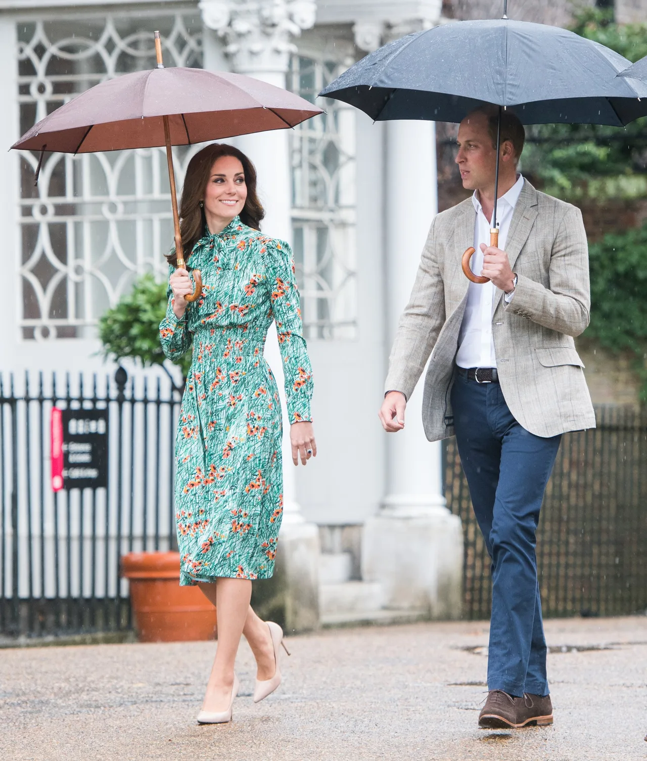Công nương Kate Middleton ngầm tiết lộ giới tính em bé thứ ba qua chiếc áo hồng? Công nương Kate Middleton ngầm tiết lộ giới tính em bé thứ ba qua chiếc áo hồng?
