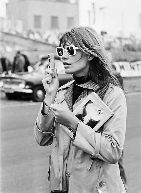 Biểu tượng thời trang đường phố thập niên 60: Francoise Hardy - ELLE.VN