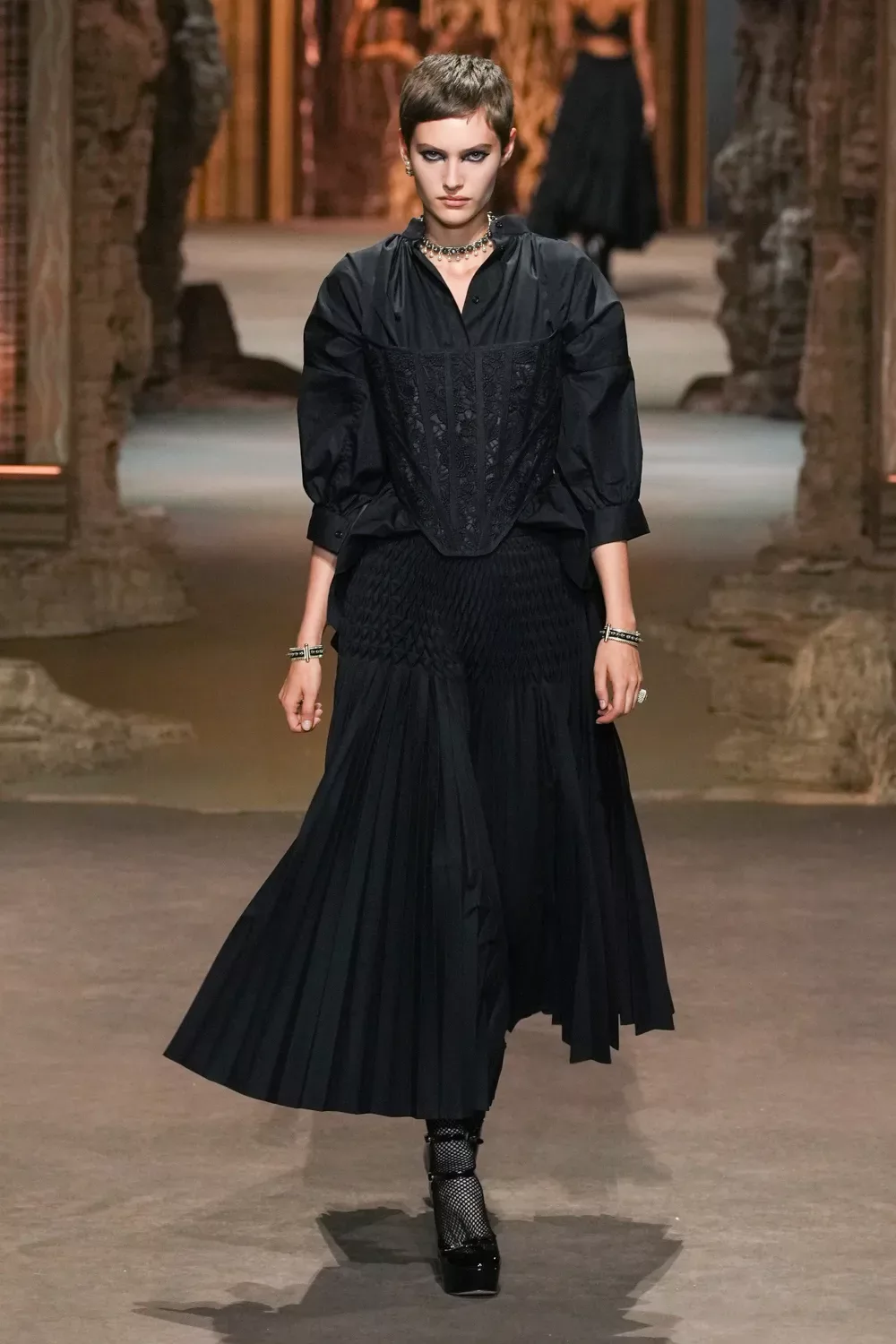 CD xuân hè 2023 look 23