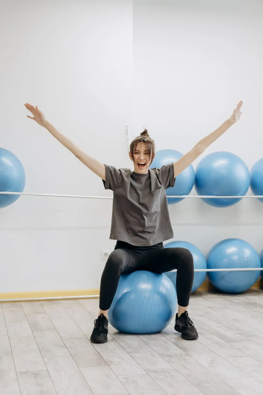 Bài tập xoay cánh tay giúp giảm mỡ cánh tay Bài tập xoay cánh tay giúp giảm mỡ cánh tay