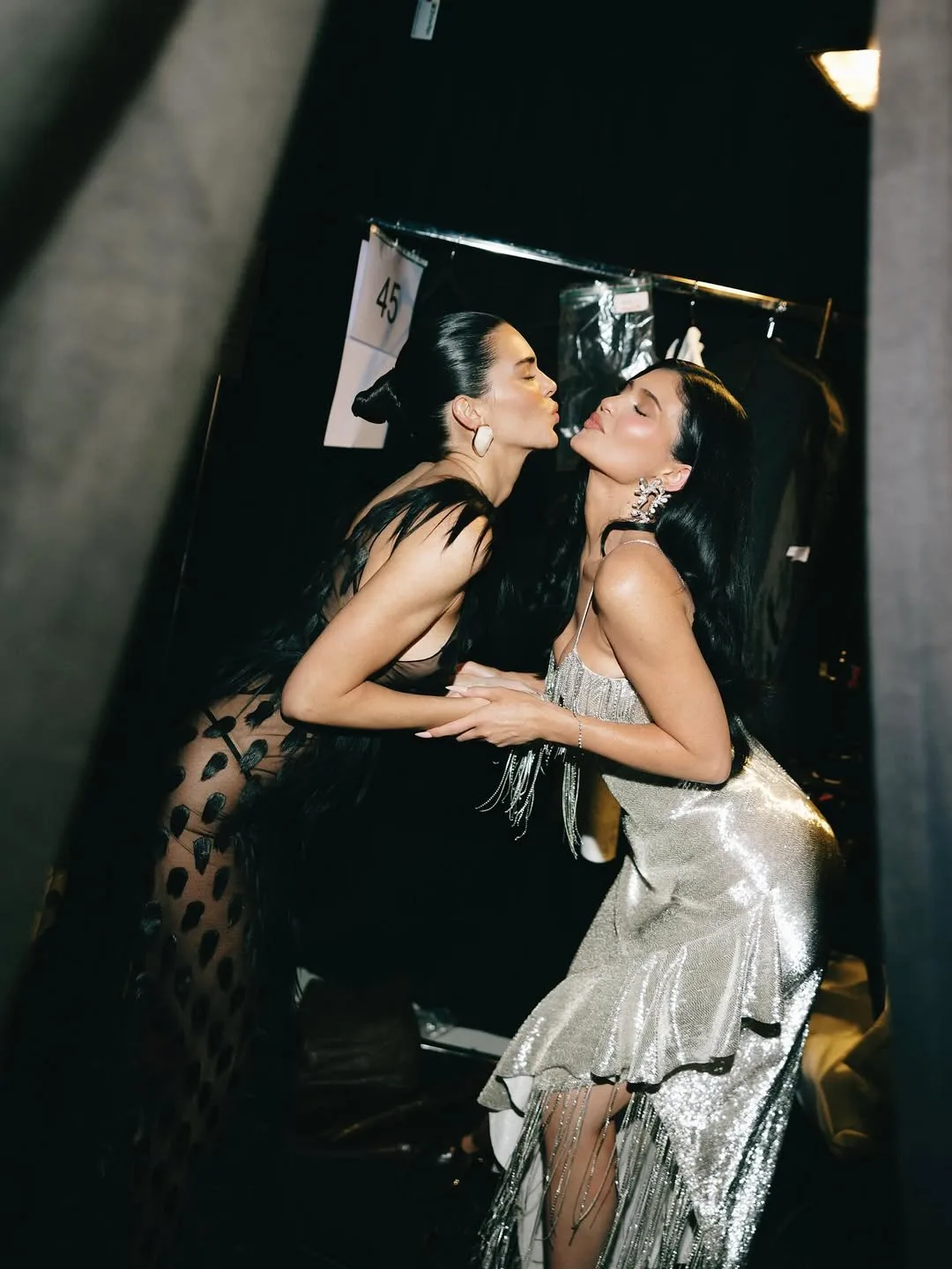kyliejenner diện đầm sequins