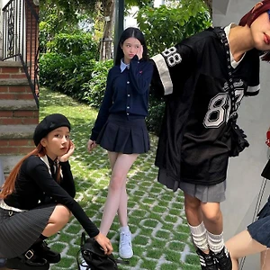 3 kiểu chân váy xếp ly trở lại từ những năm 2000 đang được các tín đồ săn lùng