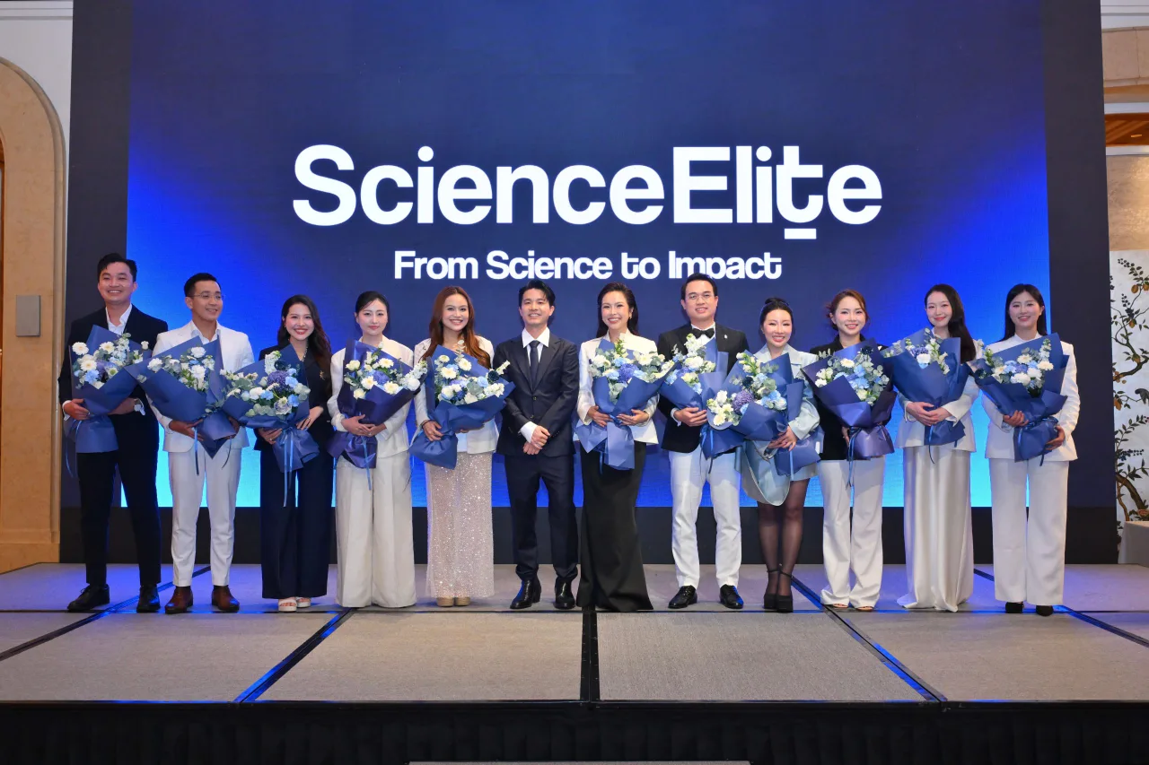 buổi ra mắt của Science Elite