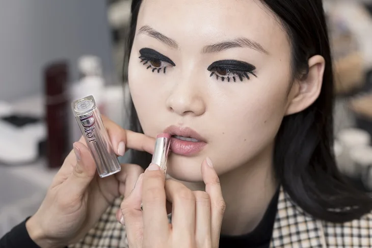 phong cách trang điểm Dior 04 phong cách trang điểm Dior 04