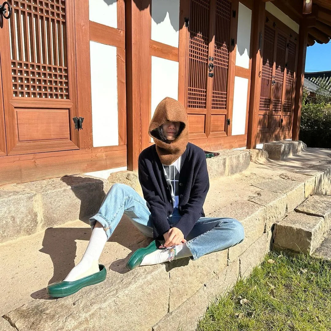 doonbae diện balaclava