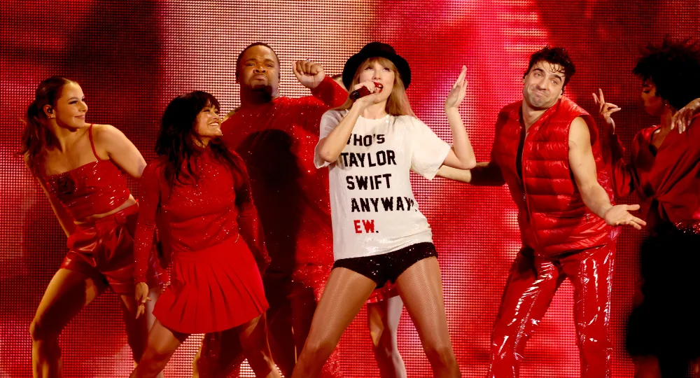 taylor swift the eras tour red