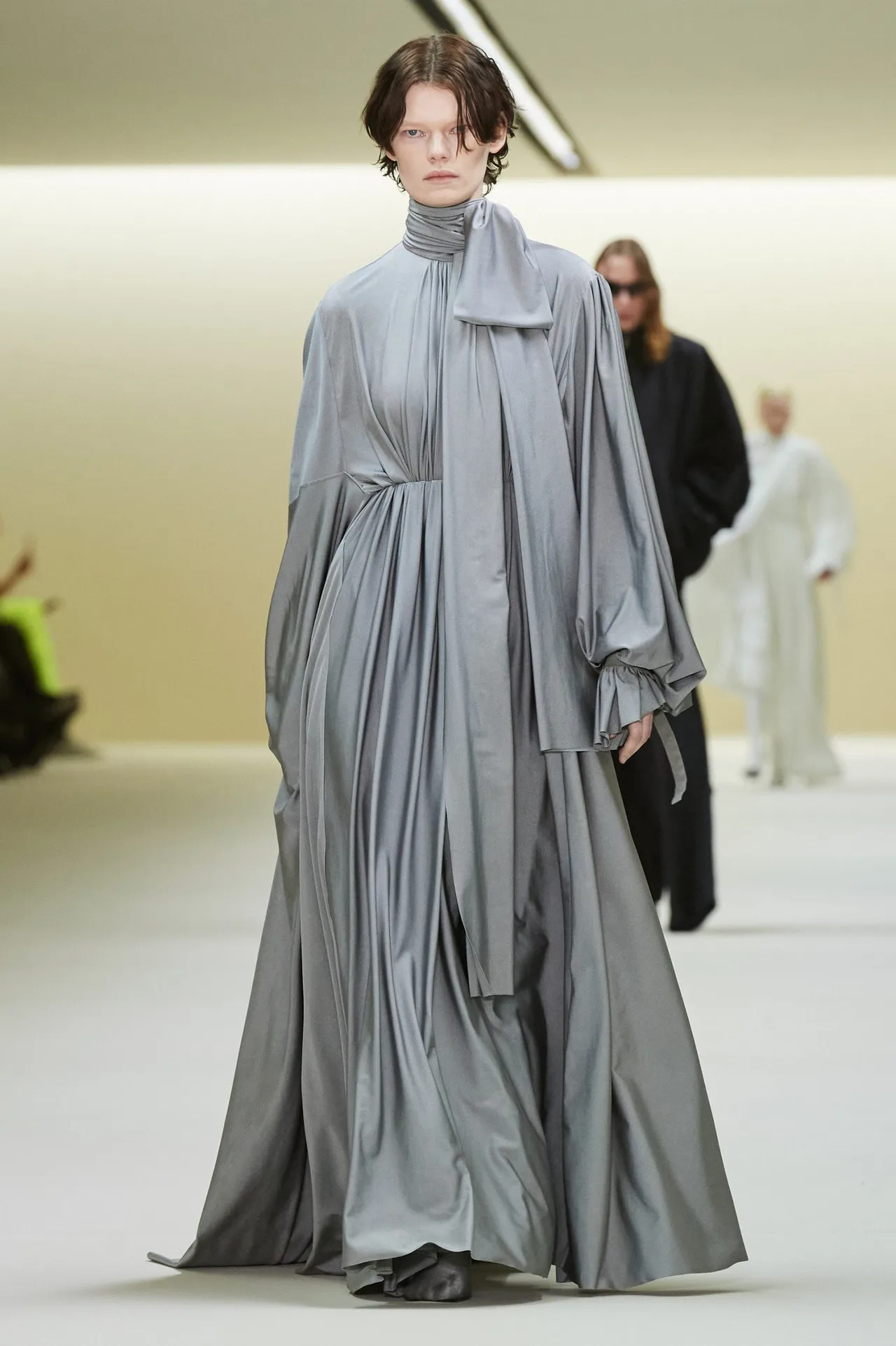 00021-balenciaga-fall-2023-ready-to-wear-credit-gorunway