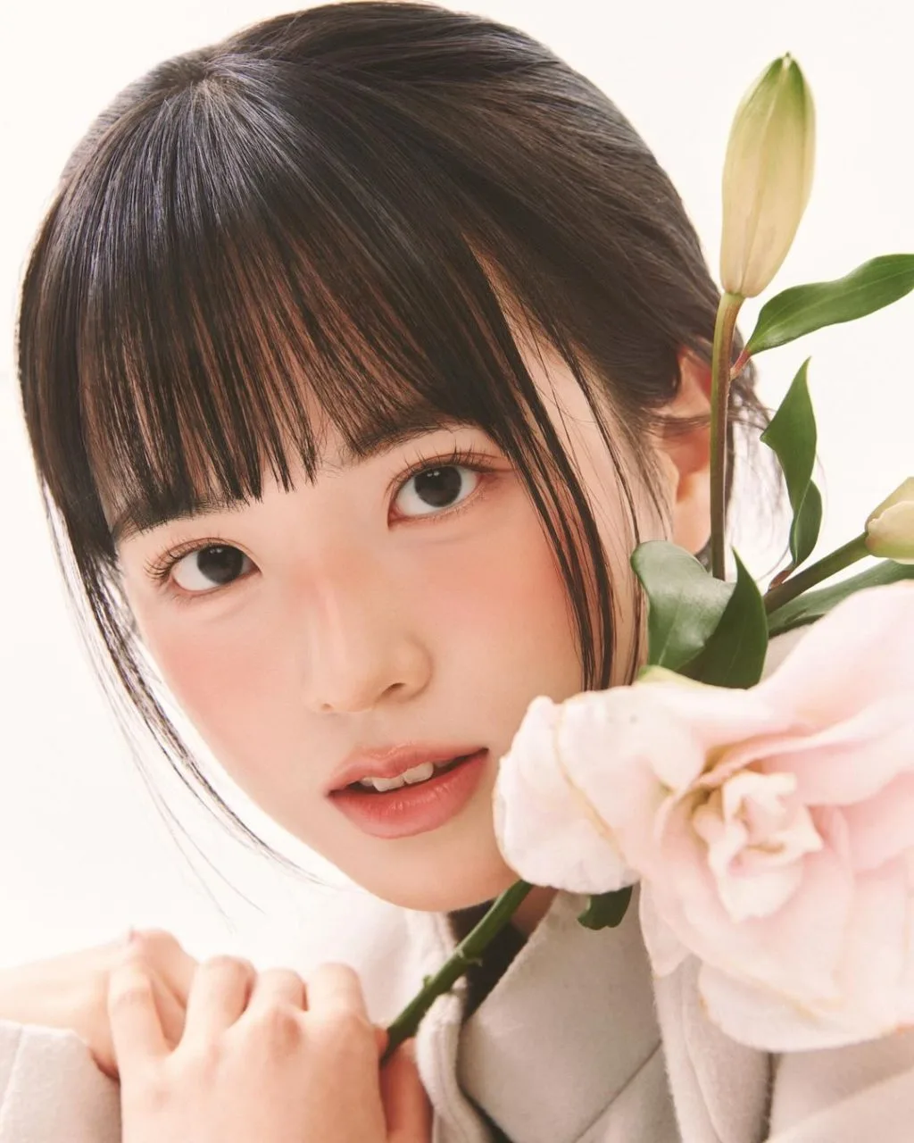 Phong cách trang điểm nhẹ nhàng trong sáng. Phong cách trang điểm nhẹ nhàng trong sáng.