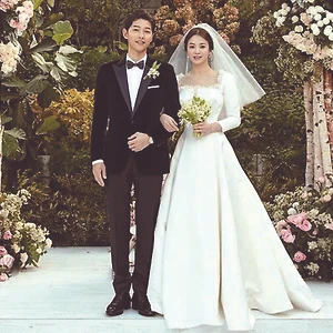 Cận cảnh quá trình làm nên chiếc đầm cưới Dior của Song Hye Kyo