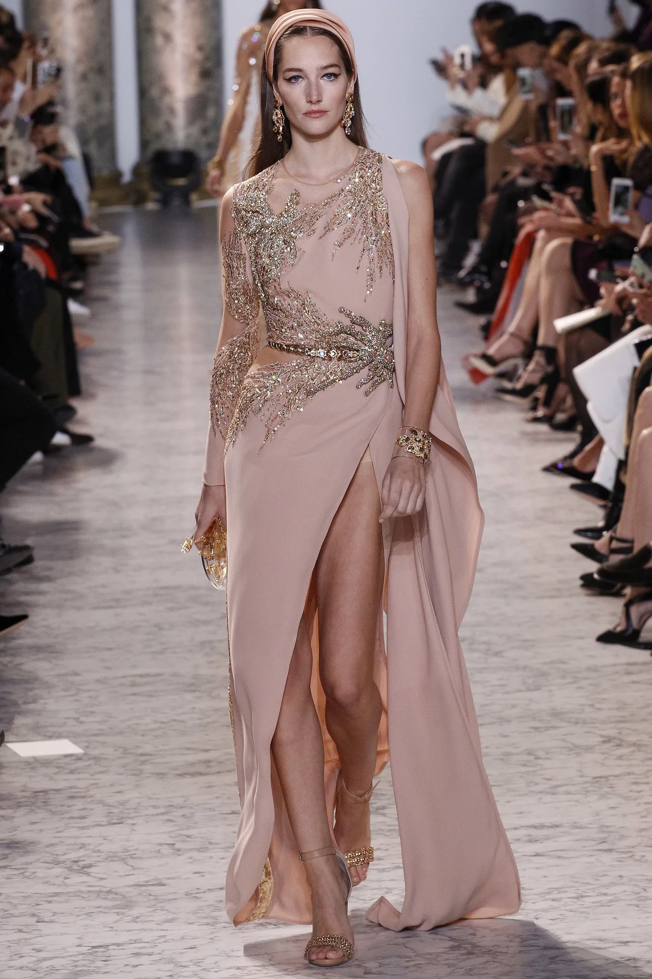Những BST nổi bật tại tuần lễ Haute Couture Xuân-Hè 2017 - ELLE VN