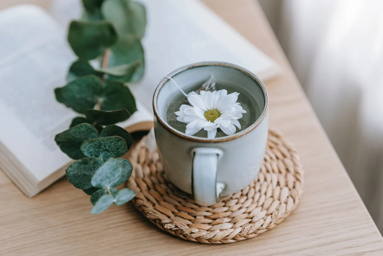 trà thảo mộc giúp xoa dịu chứng mất ngủ