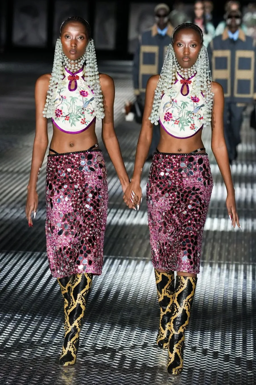 GG xuân hè 2023 look 49