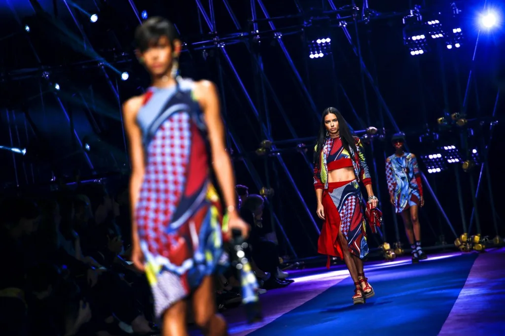 BST Xuân-Hè 2017 của Versace