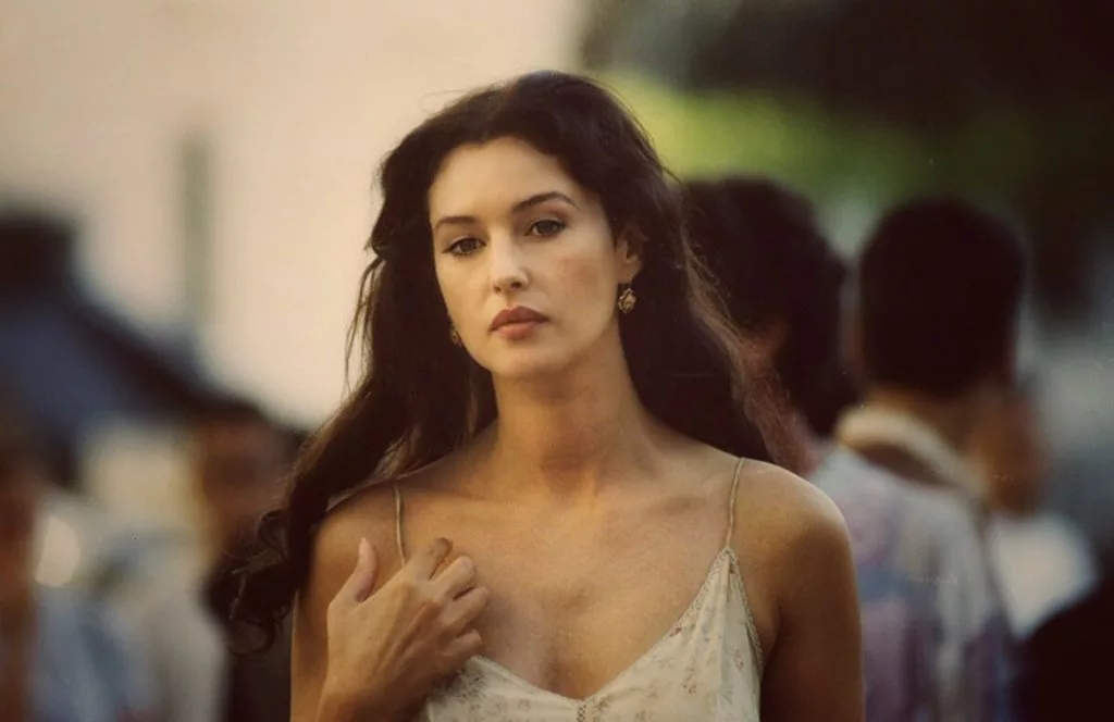 Monica Belluci - phong cách làm đẹp trong House of Gucci Monica Belluci - phong cách làm đẹp trong House of Gucci