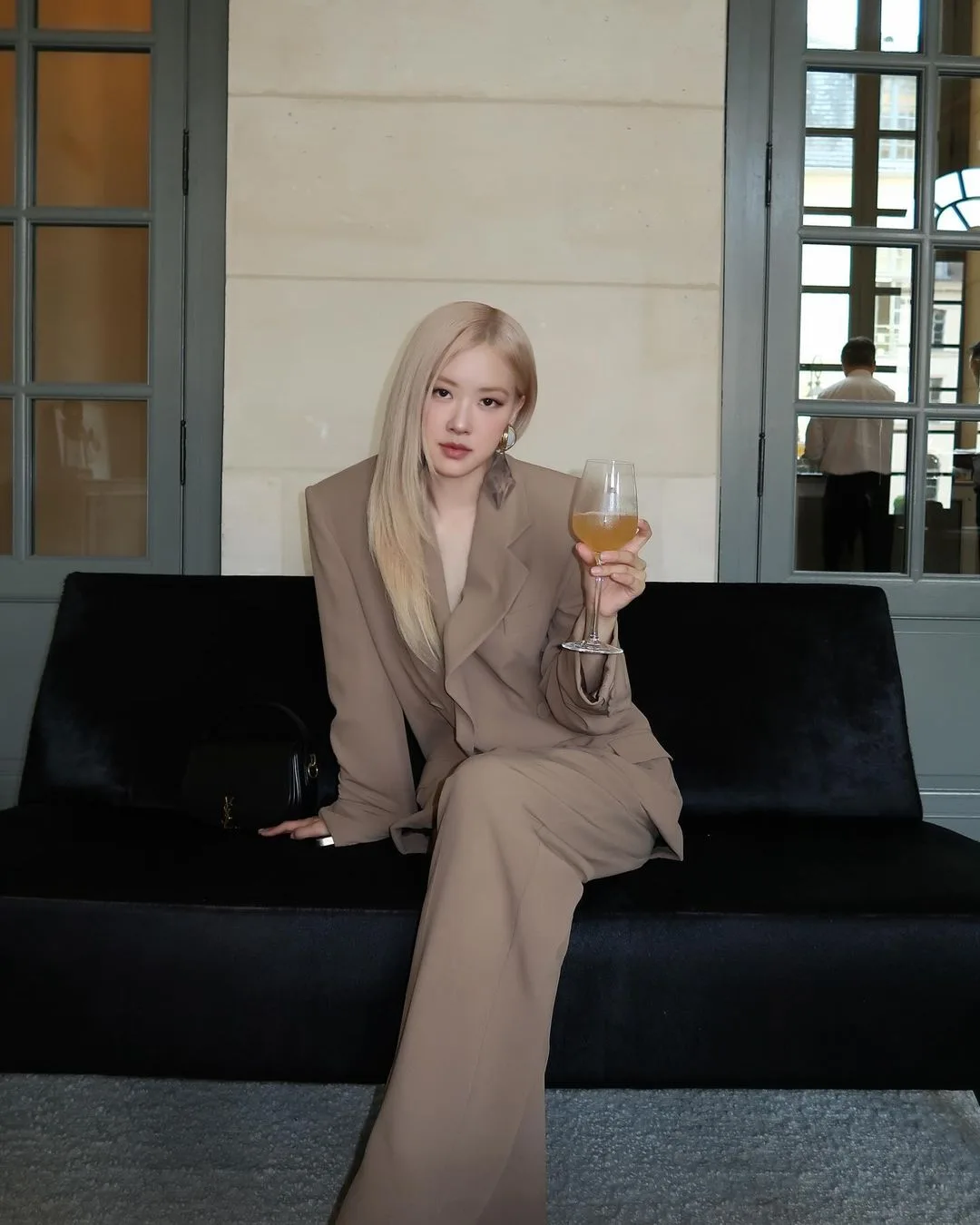 Rosé diện đồ theo mbti