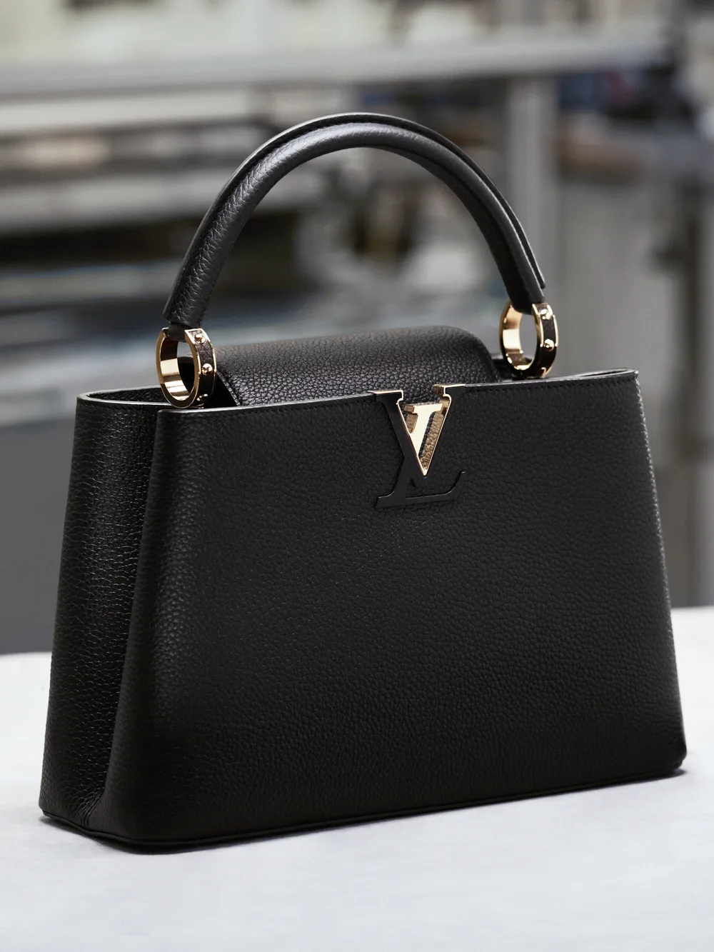 Túi Louis Vuitton Capucines