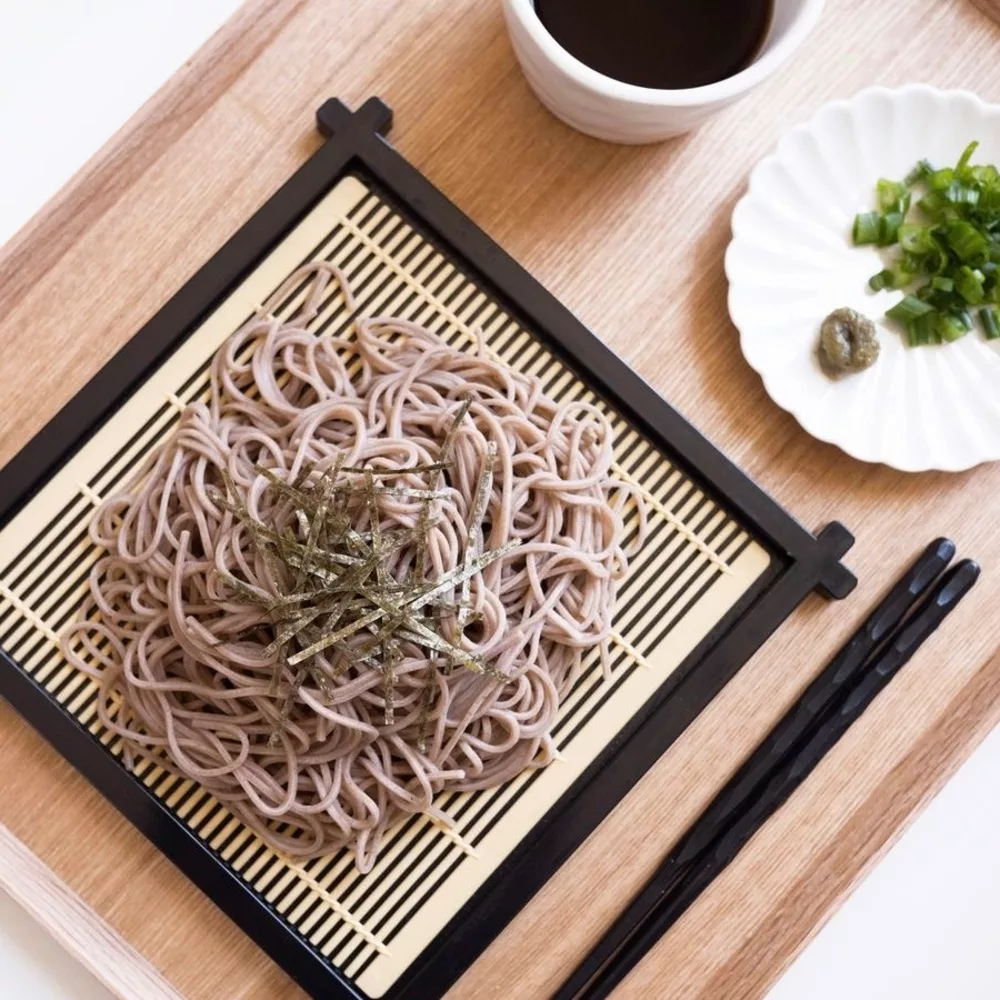 Đĩa mì kiều mạch tươi mát, ngon miệng và ít chỉ số đường huyết.