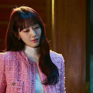 Tủ đồ sang trọng của “nữ quỷ” Park Shin Hye trong “Thẩm phán từ địa ngục”