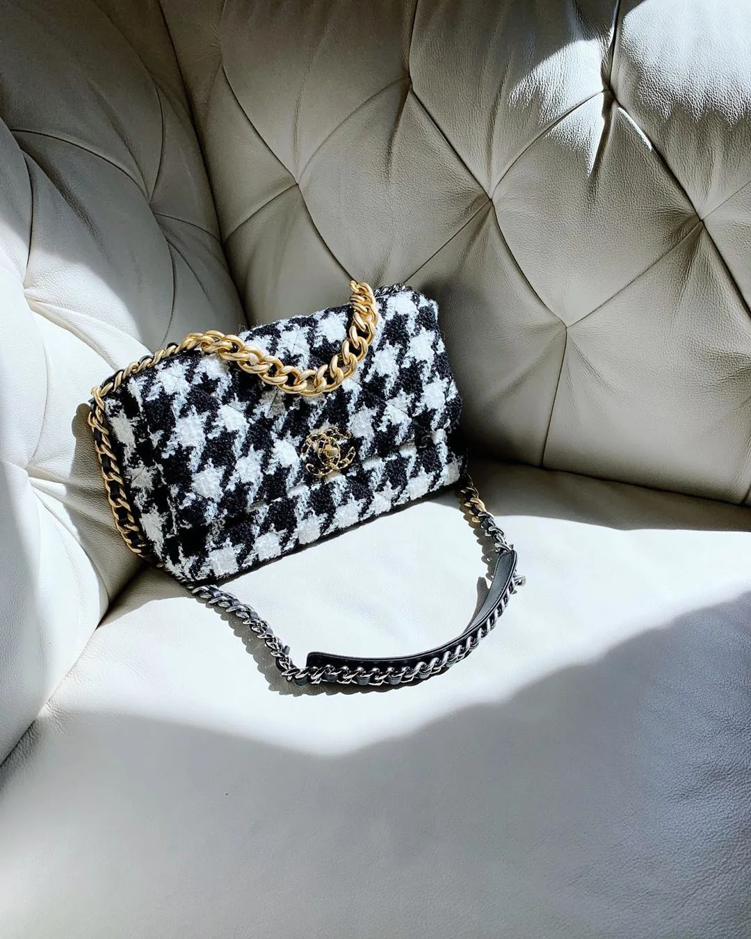 Chanel flap bag chất liệu tweed