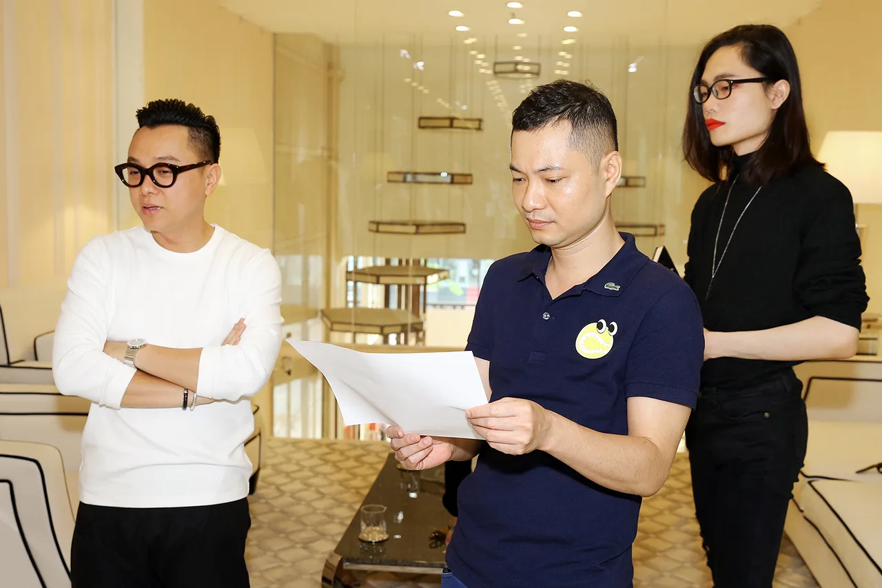 Nhà thiết kế Nguyễn Công Trí đối thoại cùng Top 3 cuộc thi ELLE Design Contest Nhà thiết kế Nguyễn Công Trí đối thoại cùng Top 3 cuộc thi ELLE Design Contest