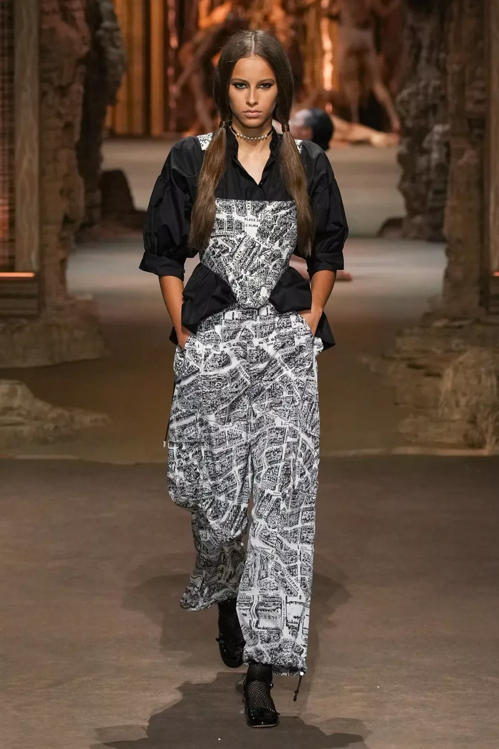 CD xuân hè 2023 look 8