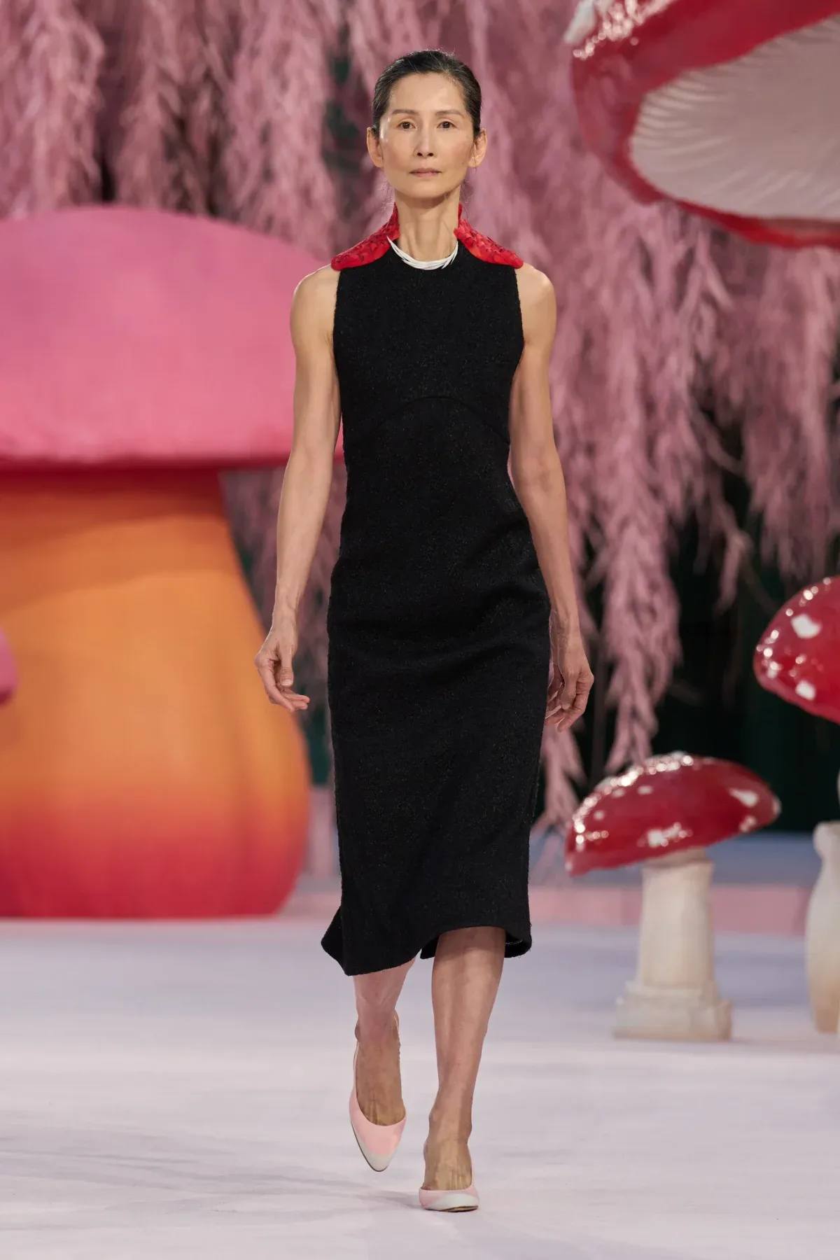 Người mẫu Christina Chung trên sàn diễn Chanel Haute Couture Xuân - Hè 2026.