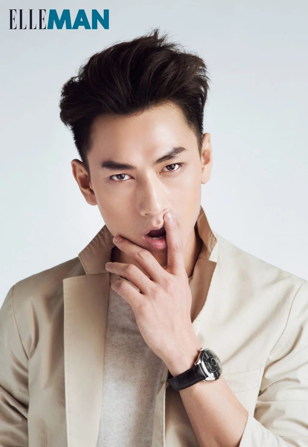Ca sĩ Isaac nam tính, lịch lãm đề cử Elle Style Awards 2019