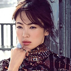 Những kiểu tóc ấn tượng của Song Hye Kyo qua từng thời kỳ