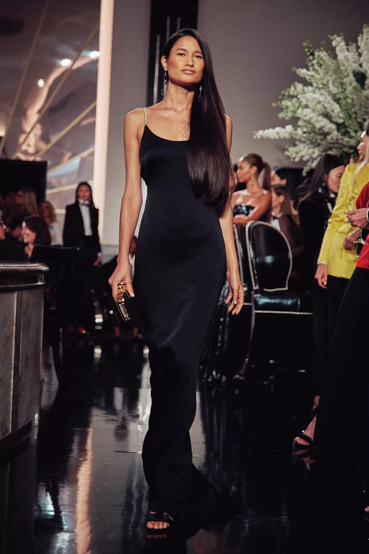 đầm cocktail màu đen ralph lauren thu đông 2019