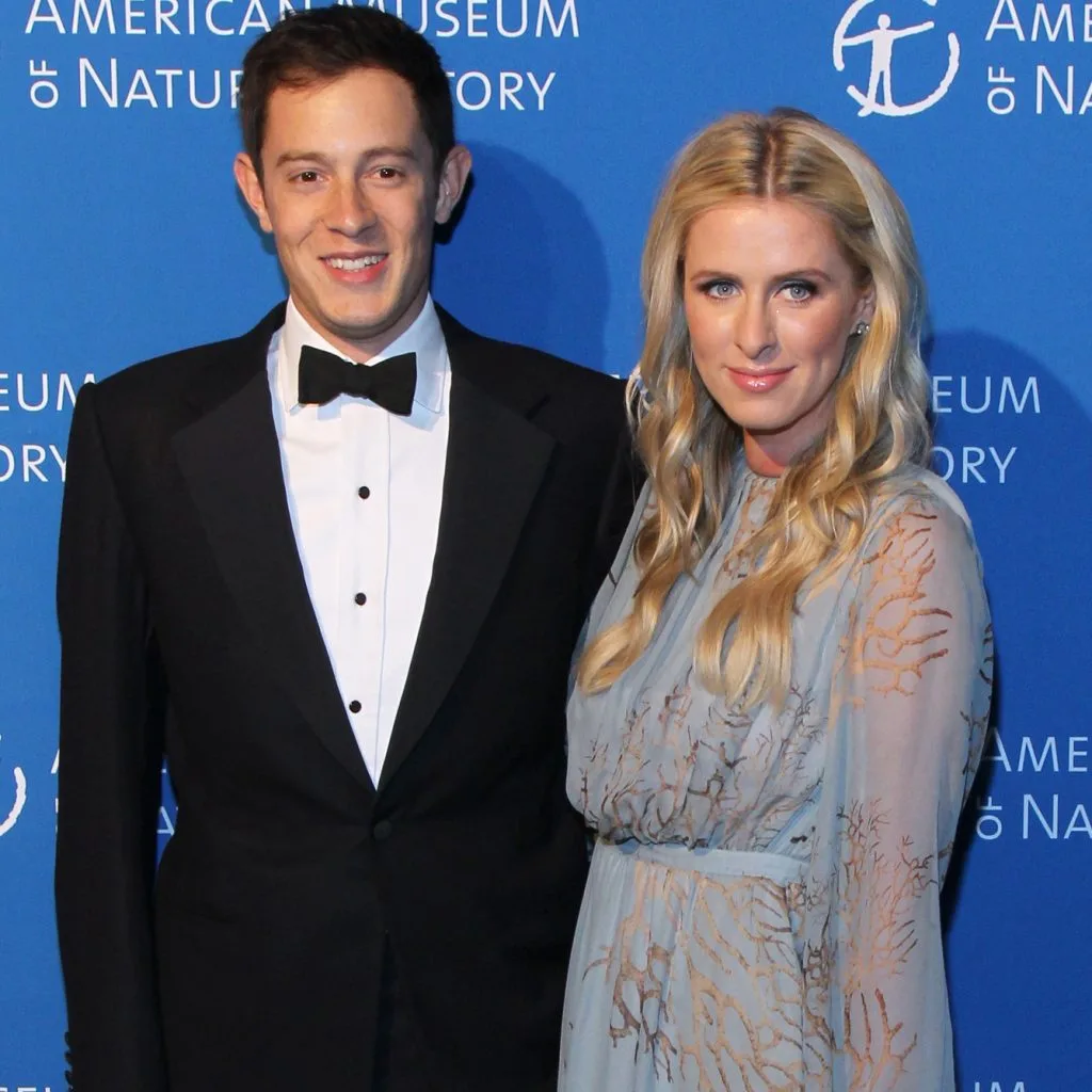 Nicky Hilton và James Rothschild Nicky Hilton và James Rothschild