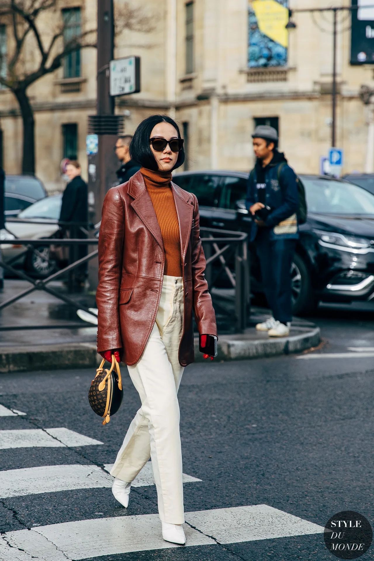 Áo blazer chất liệu da màu nâu