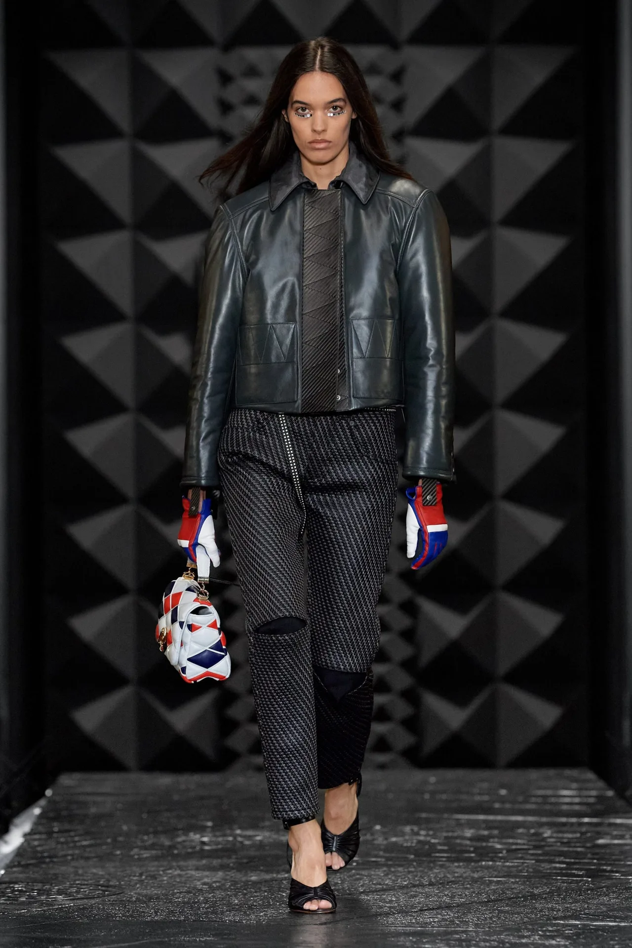 00029-louis-vuitton-fall-2023-ready-to-wear-credit-gorunway