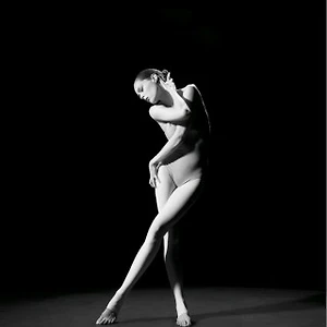 Học cách tạo dáng chụp ảnh thần tốc như Coco Rocha