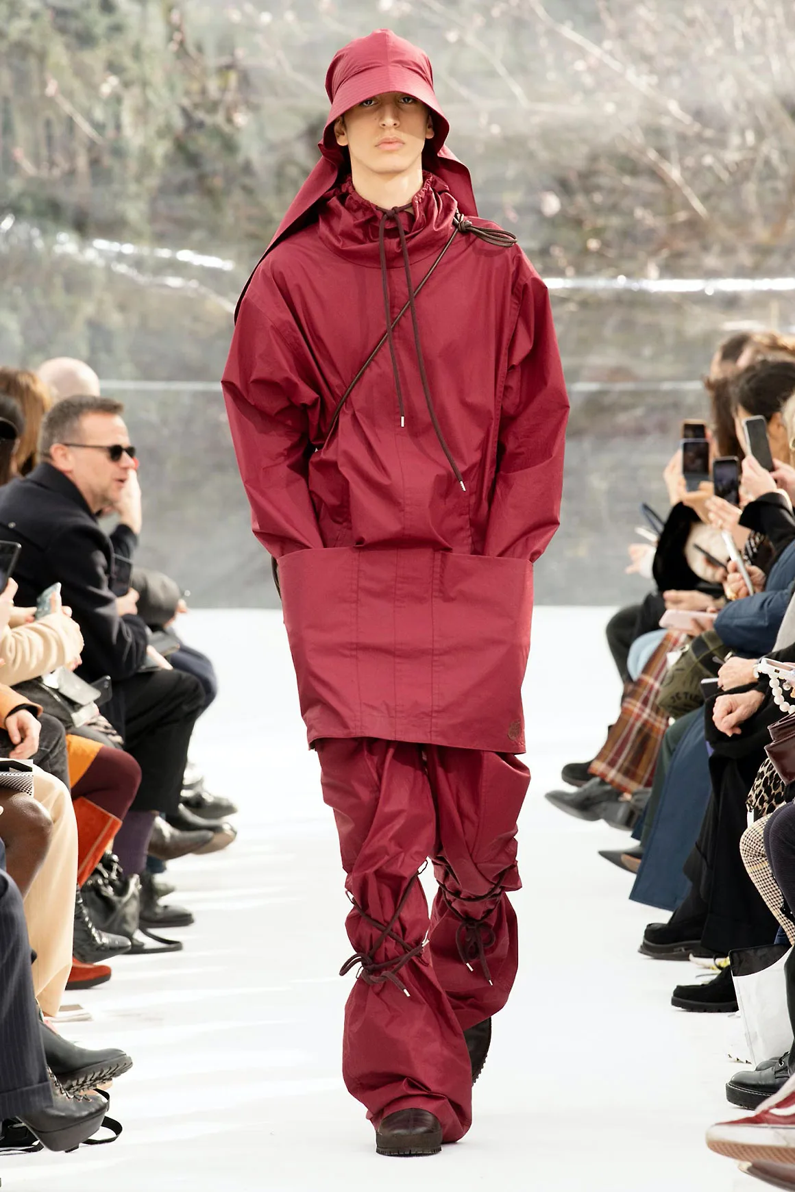 Thiết kế đa năng ấn tượng trong BST Thu - Đông 2020 của Kenzo
