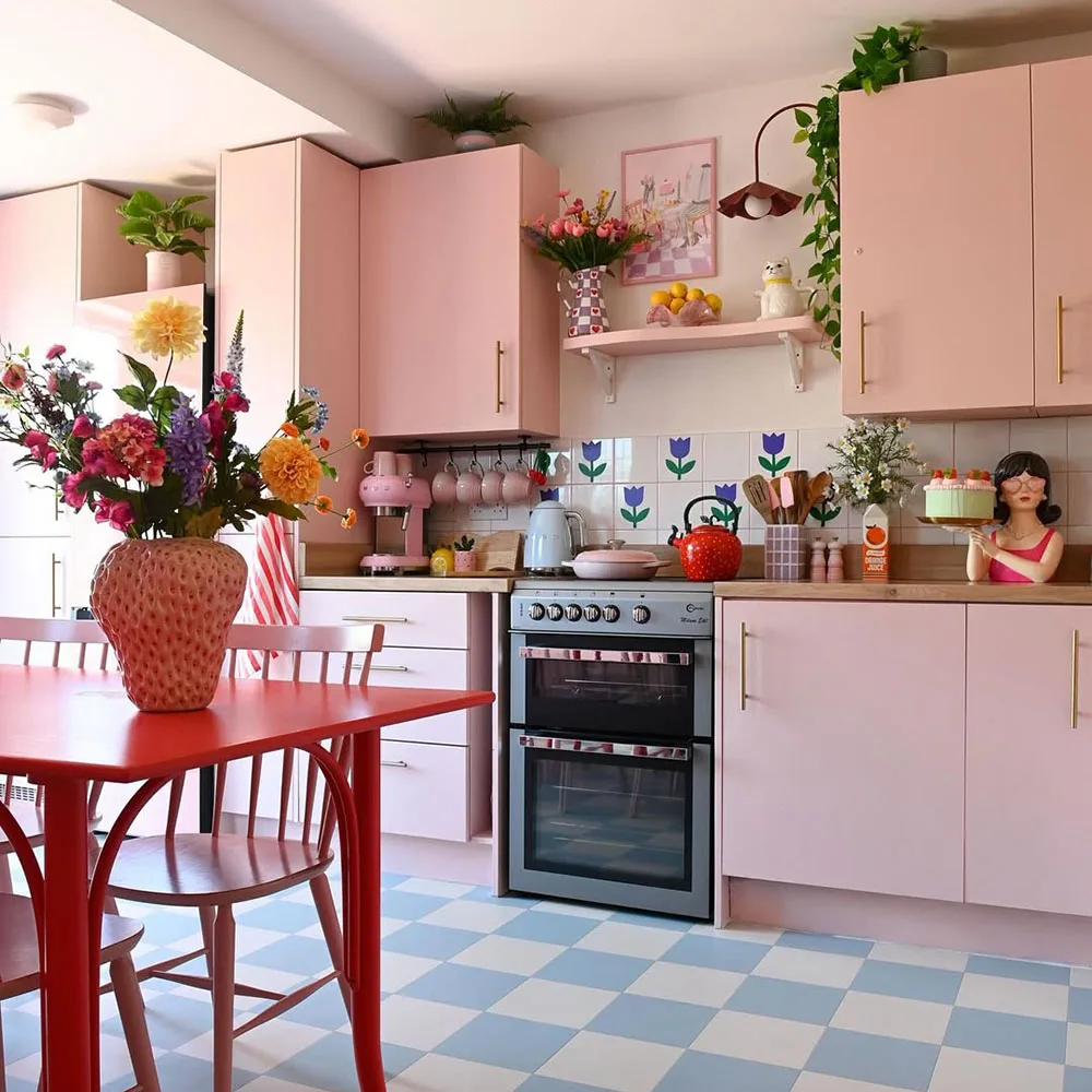 nhà bếp theo phong cách trang trí nội thất dopamine decor