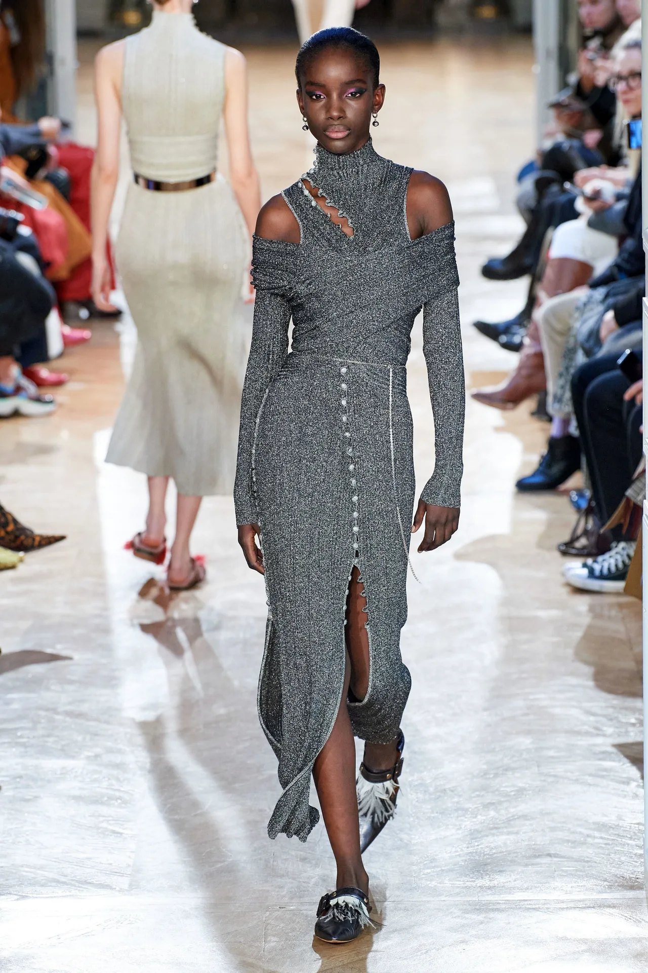 Thiết kế cut-out từ BST Altuzarra Thu - Đông 2020