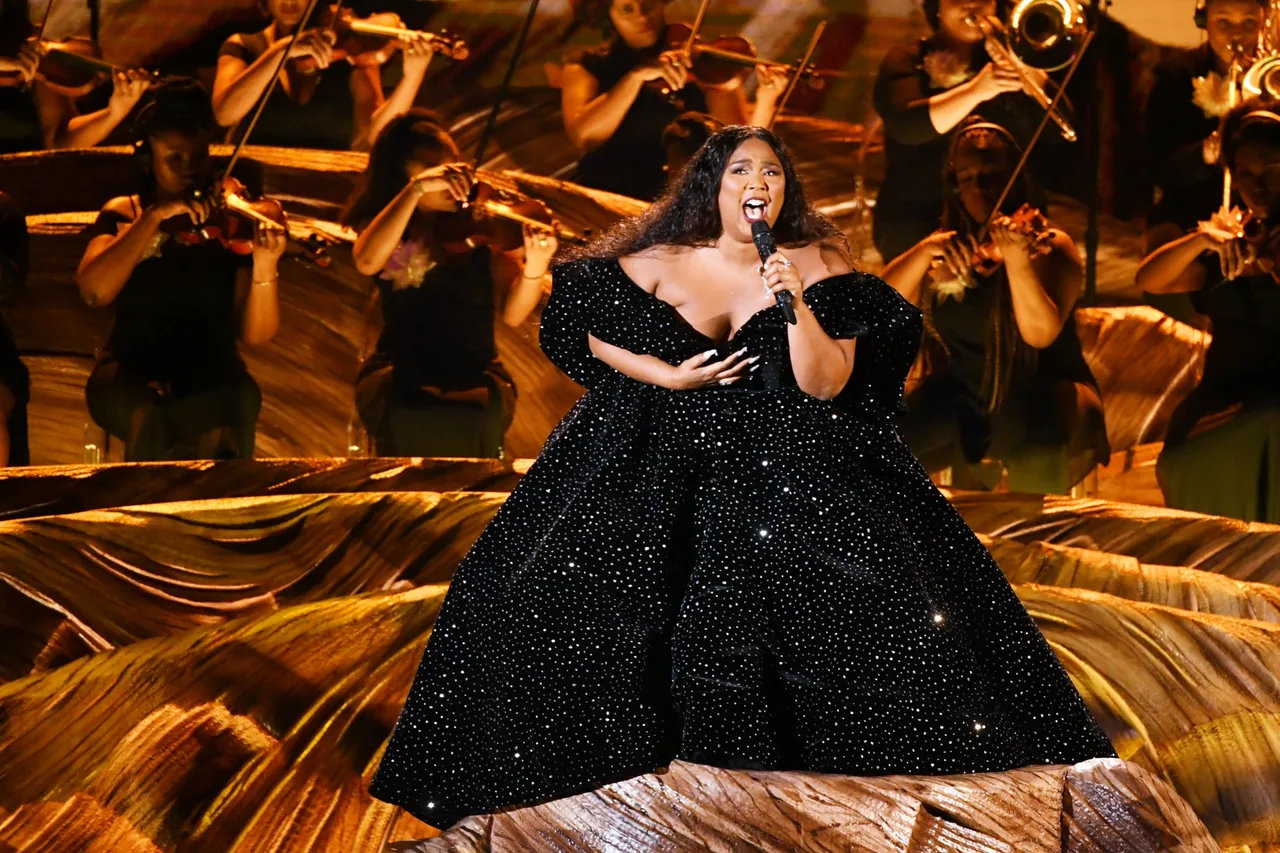 lizzo nhận giỉ thưởng lớn đầu tiên tại Grammy
