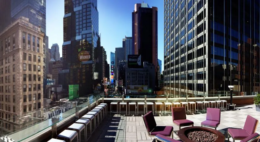 Novotel New York Times Square là một trong những điểm đến thú vị áp dụng trong chương trình.