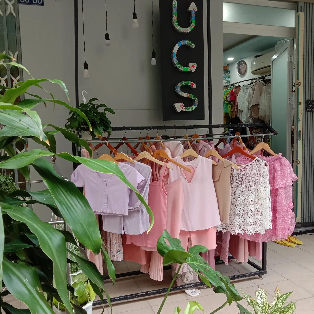 cừa hàng đồ cũ UCS