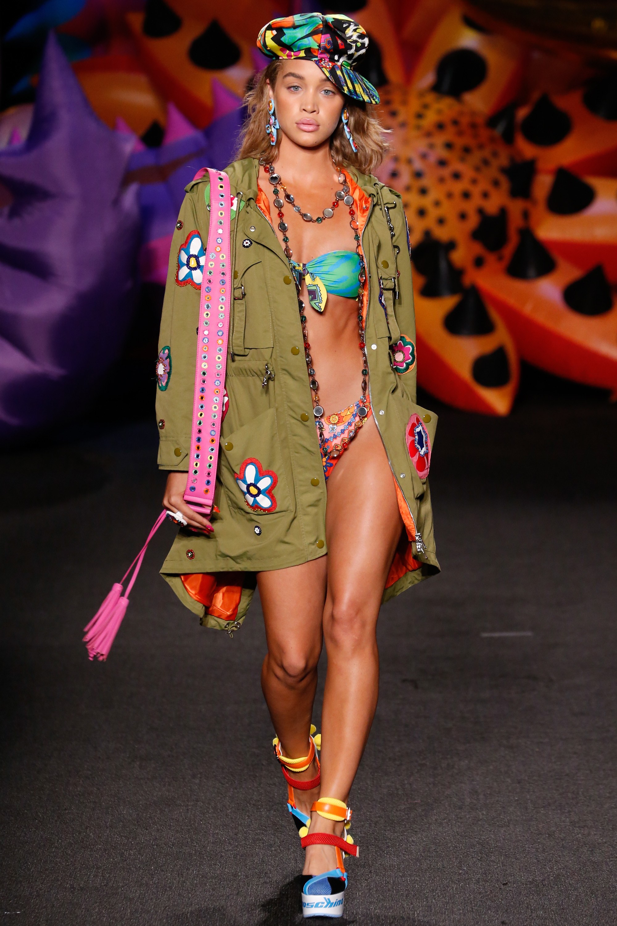 Bộ sưu tập thời trang Moschino Resort 2017 -ellevietnam 40
